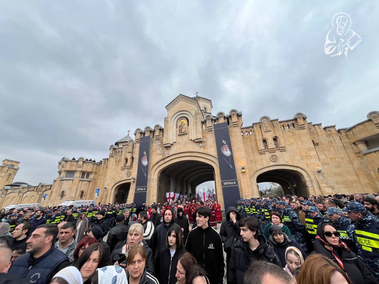 Patriarch Ilia's funeral: live broadcast фото 5