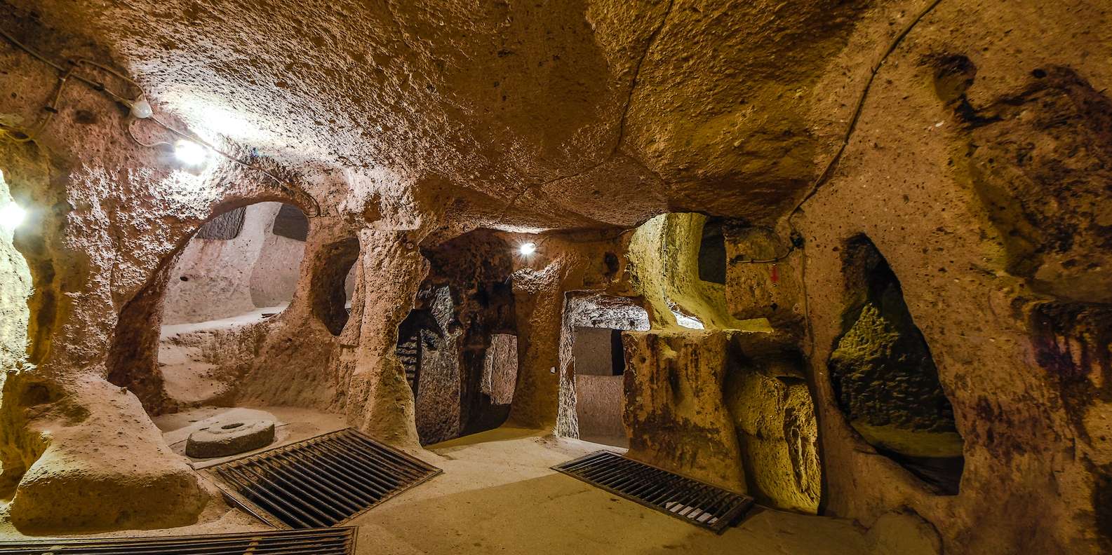 Каппадокійські катакомби. Фото: getyourguide